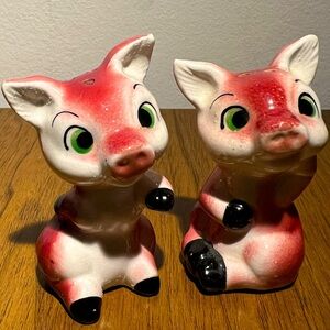 Vintage pig  Salt & Pepper Shaker Set Japan  Perfect Charming Collection